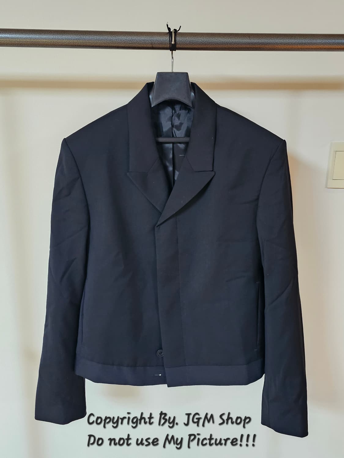 COS 울 테일러드 크롭 자켓 블랙 46(M) 상품이미지2