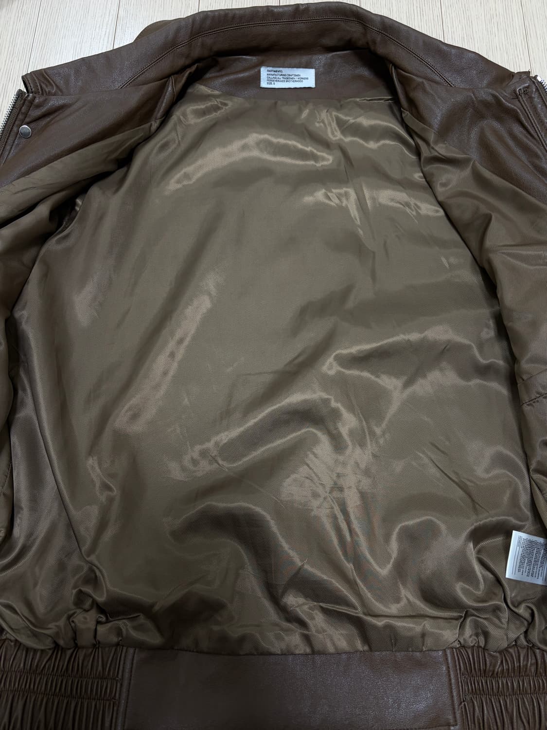 파르티멘토 비건 레더 클래식 보머 자켓 브라운 상품이미지5