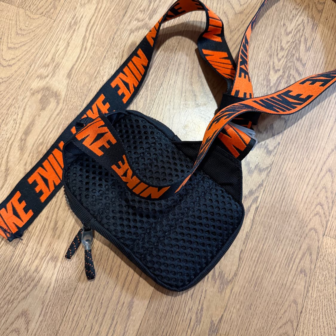 Nike 스포츠 웨어 에센셜 힙 팩  상품이미지3