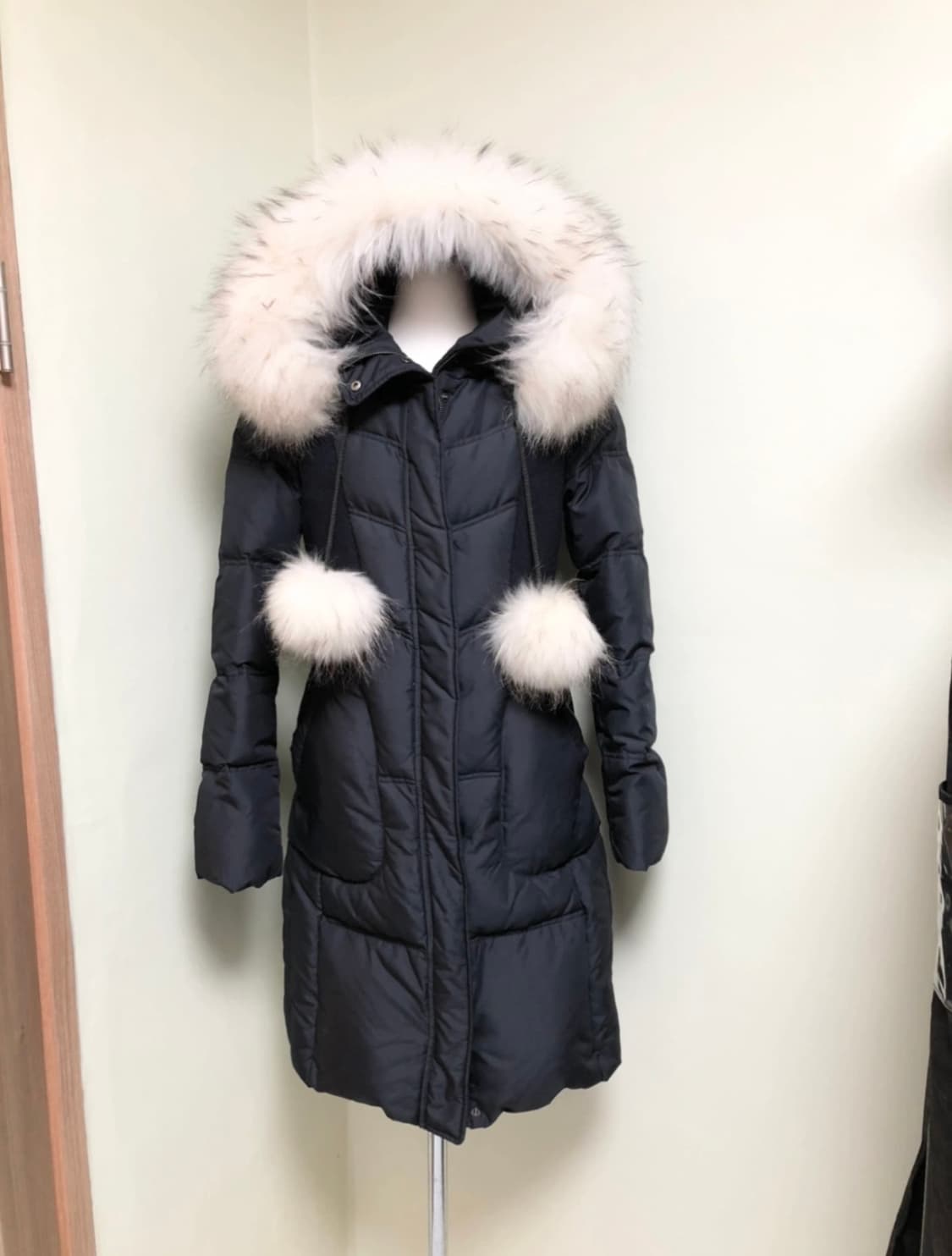 a.t.corner 오리털 패딩/천연 라쿤퍼/ 방울장식/55~66/상태최 상품이미지2