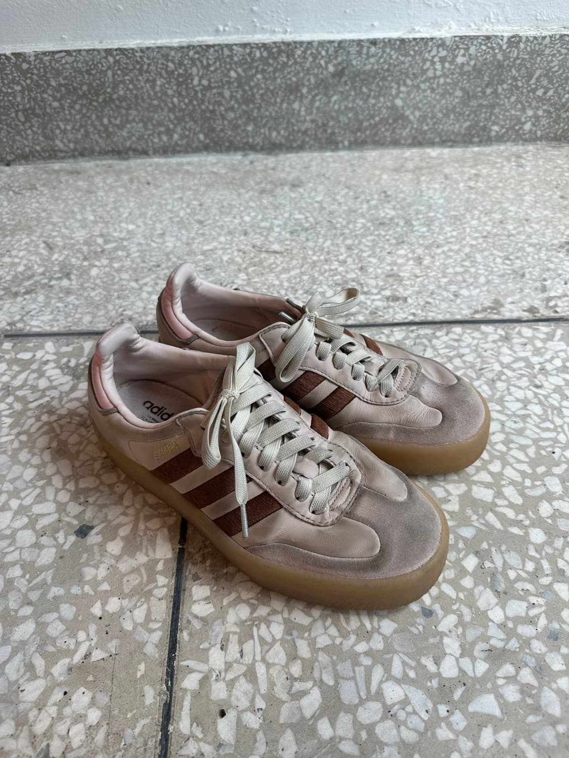 Adidas shoes 상품이미지1