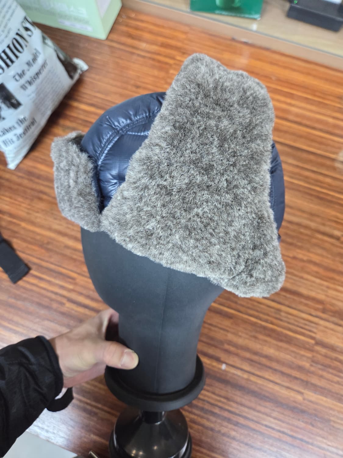 몽벨 구스다운 트루퍼 귀달이 플리스 패딩모자 m 상품이미지5