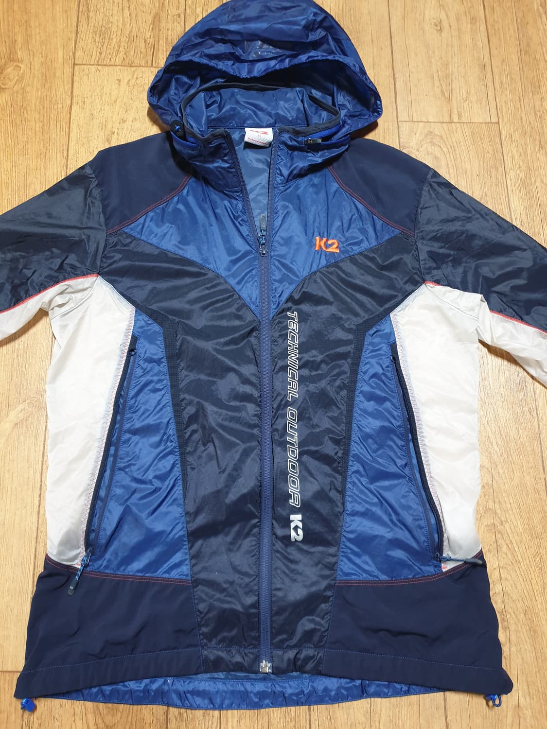 1209 k2 아웃도어 바람막이 95 사이즈입니다 상품이미지1