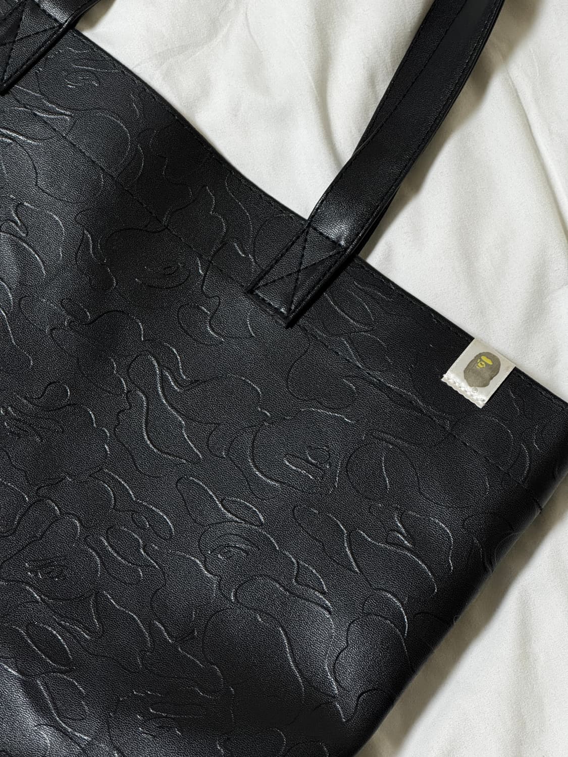 베이프 가죽가방 상품이미지3