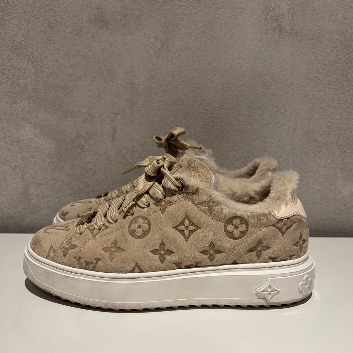 루이비통 타임아웃 시어링 스니커즈 상품이미지3