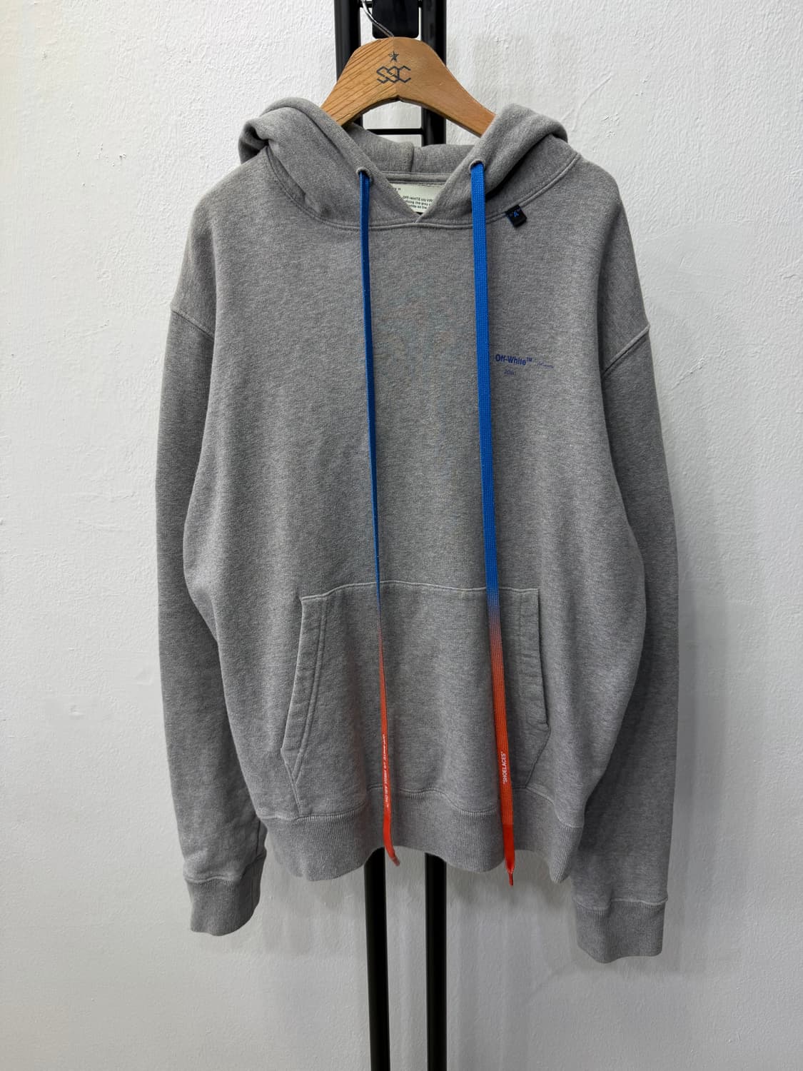 정품) 오프화이트 11주년 백 아크릴 후드티 M 상품이미지1