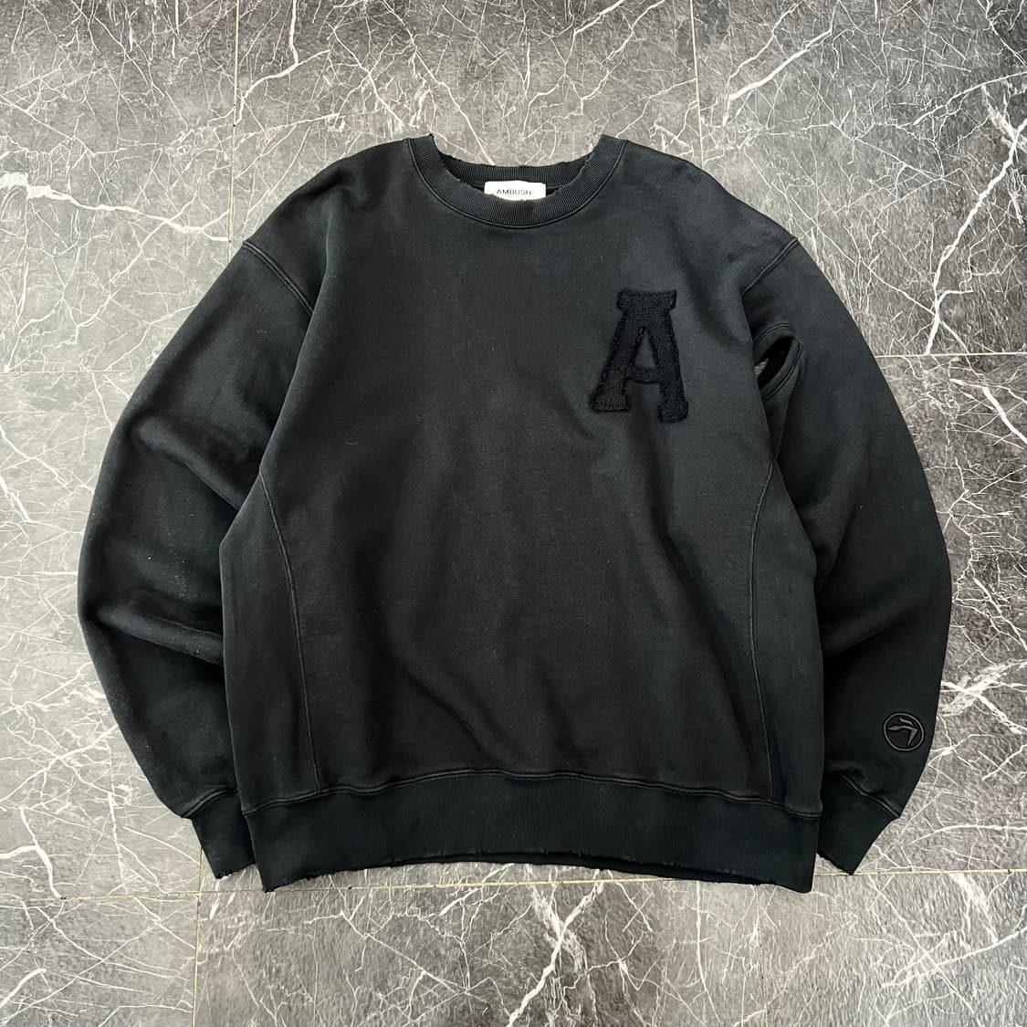 AMBUSH 앰부쉬 디스트로이드 홀 스웻 맨투맨 블랙 상품이미지1