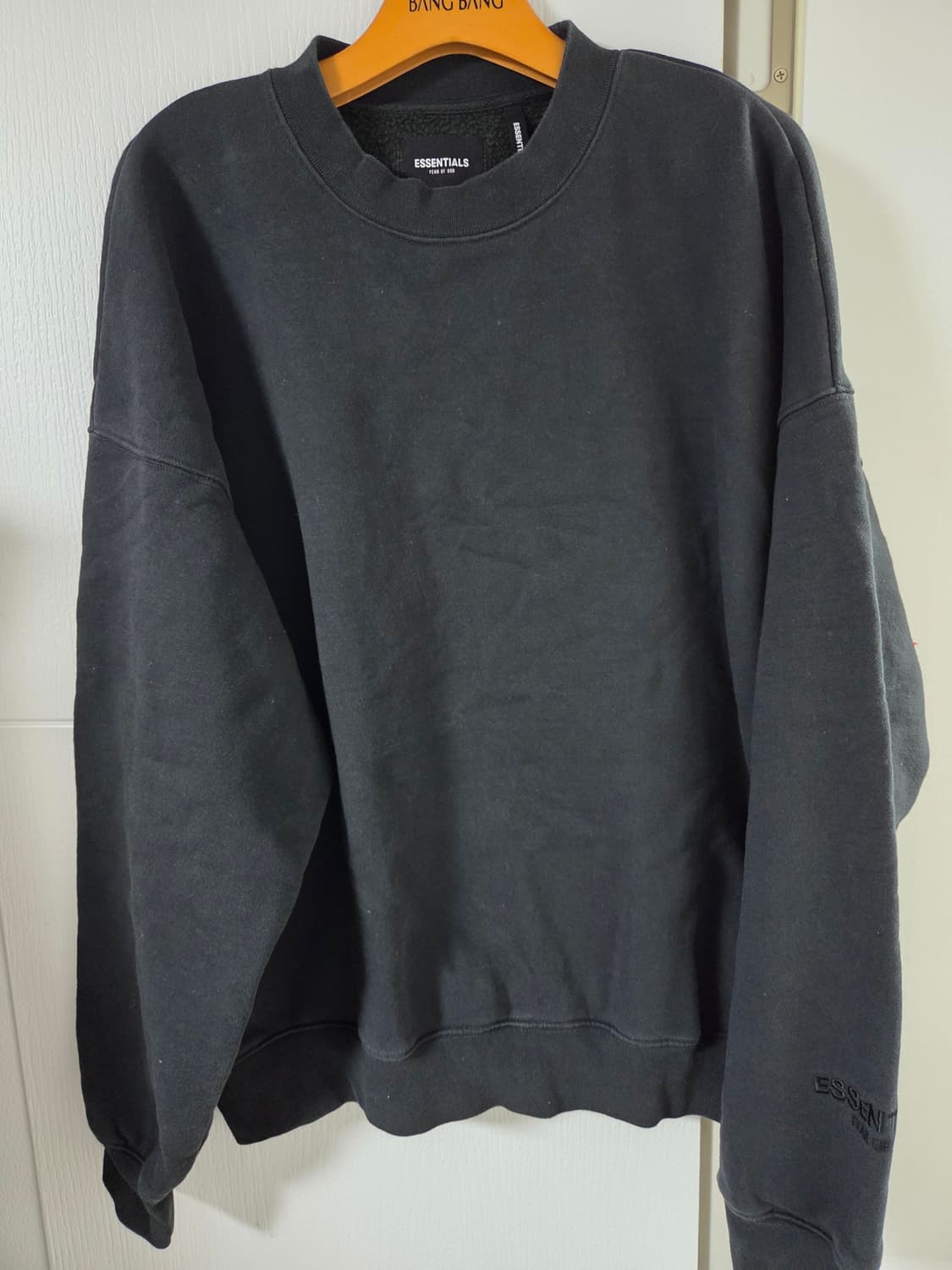 에센셜 피오갓 블랙 기모 맨투맨 티셔츠 상품이미지1