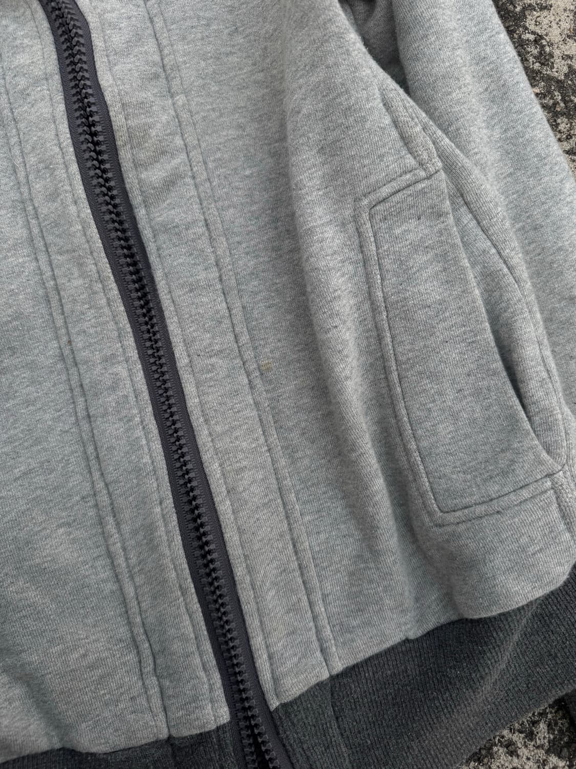 Gray Lined Zip-Up Hoodie 상품이미지3