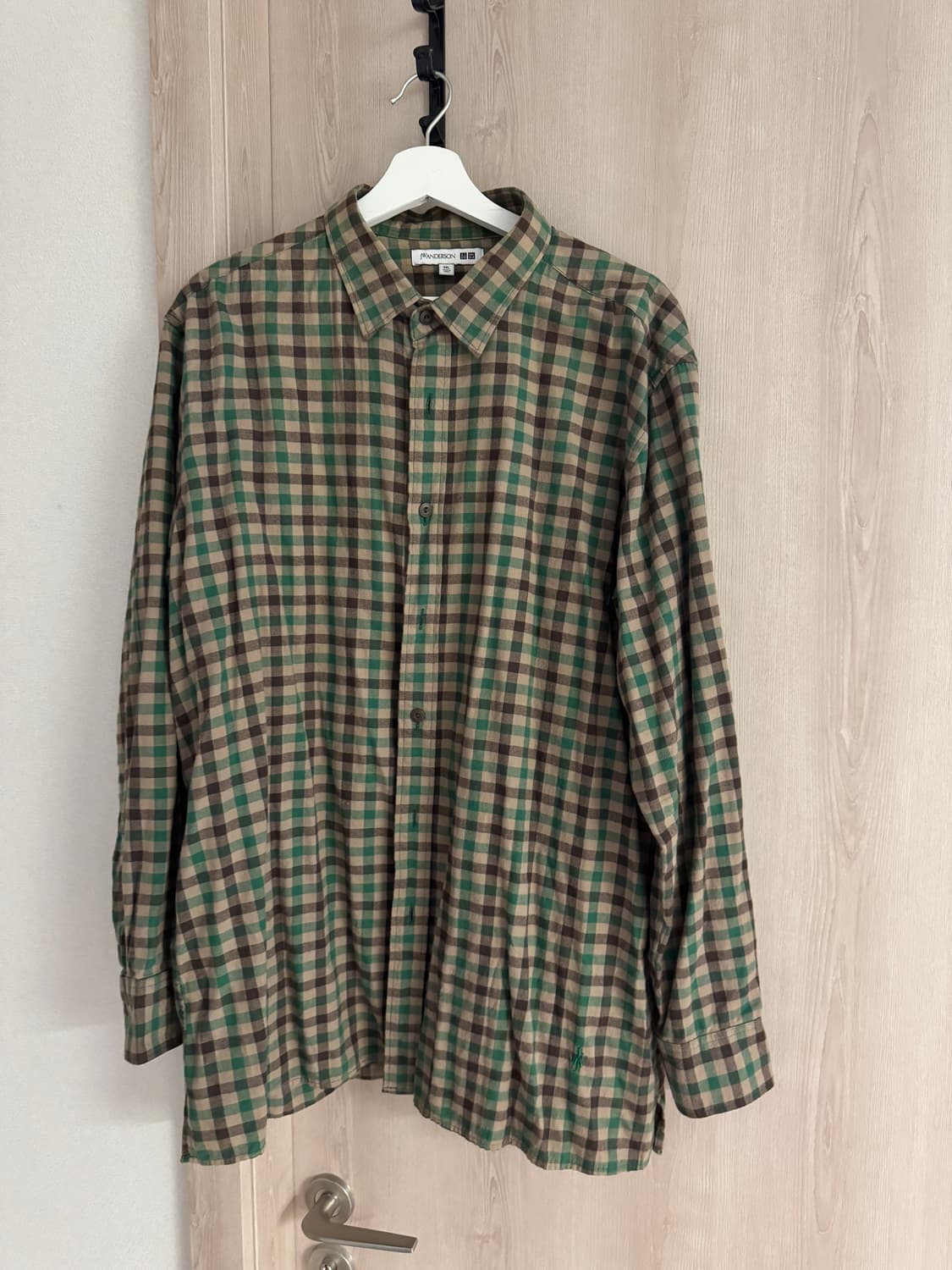 유니클로 JW앤더슨 체크셔츠 상품이미지1