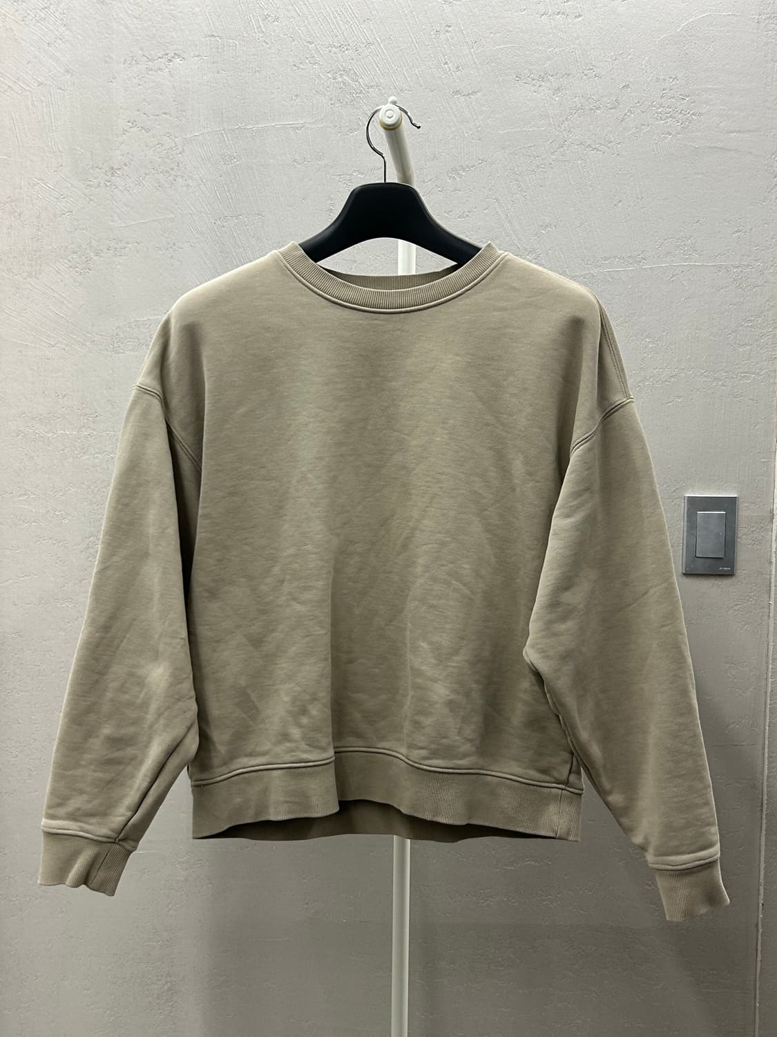 IN SILENCE  인사일런스 베이지색 맨투맨 티셔츠 상품이미지2