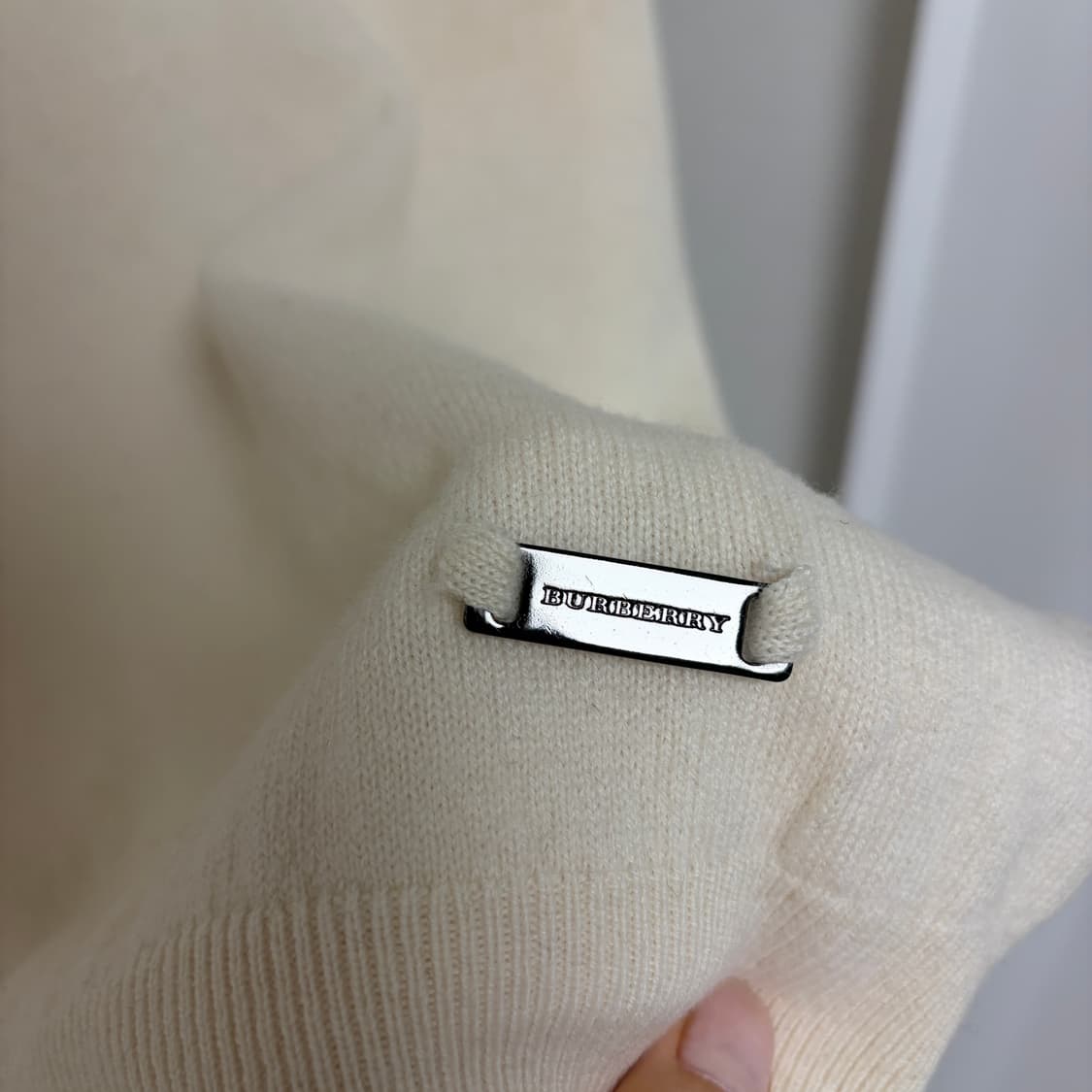 버버리 캐시미어 크루넥 니트 상품이미지3
