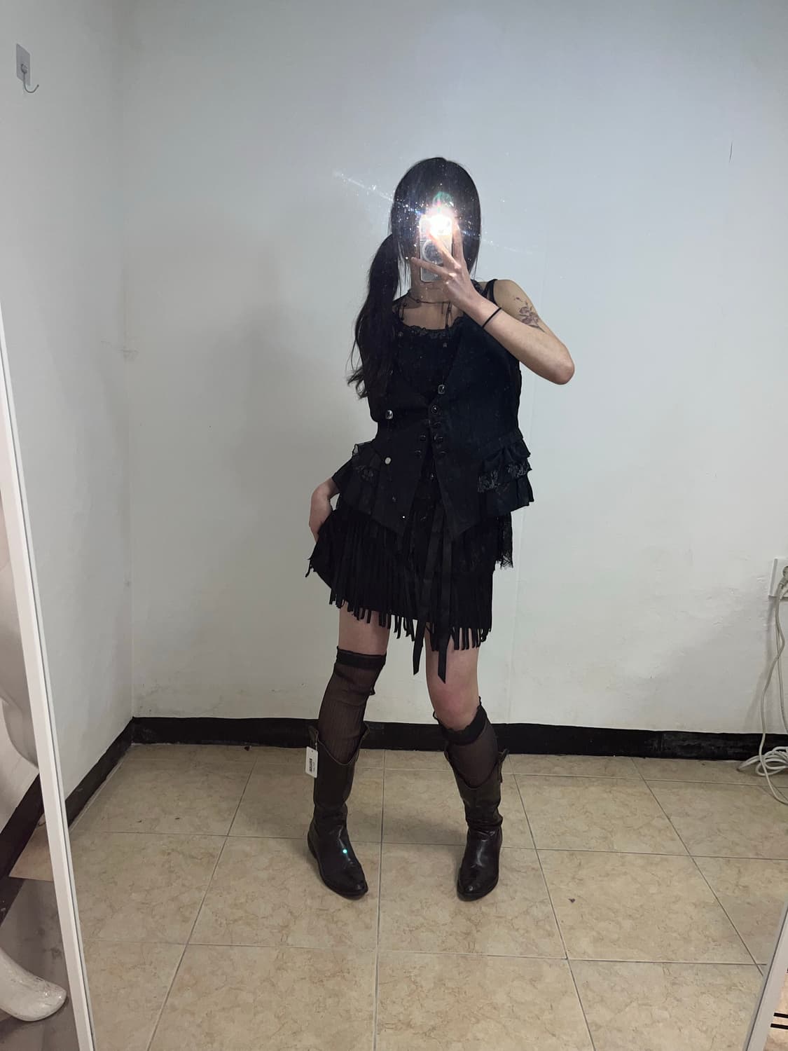 블랙 스웨이드 프린지 스커트 상품이미지3