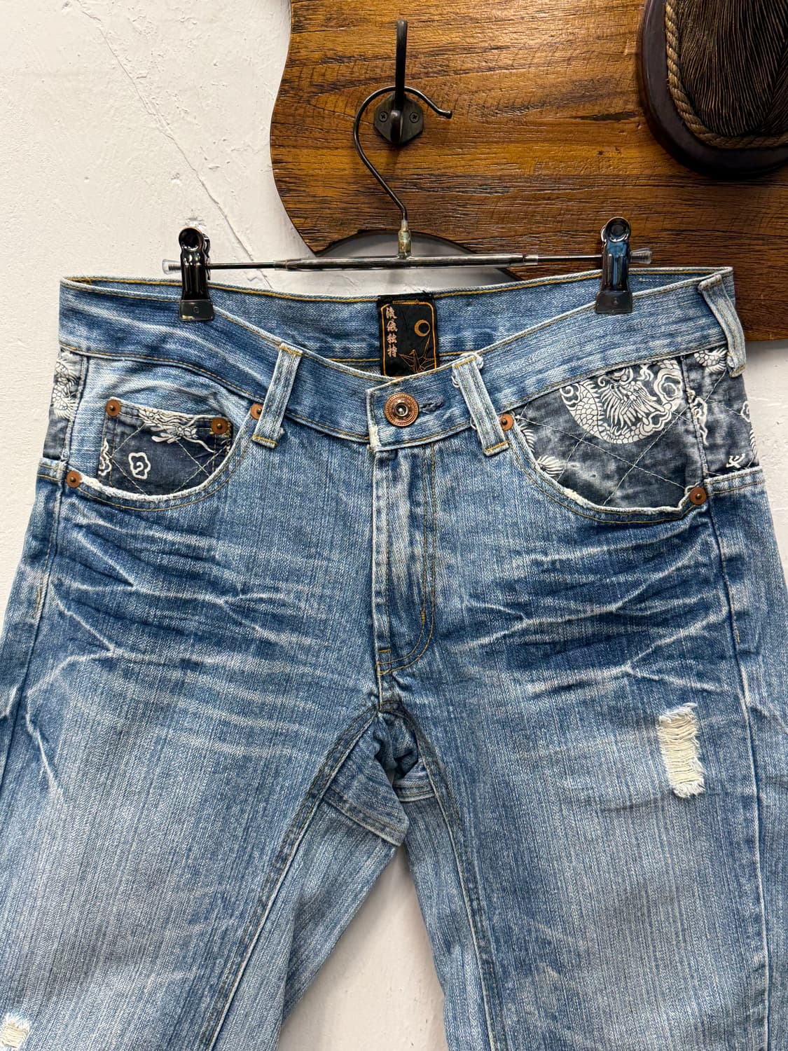 流儀独特 Dragon Embroidered Denim Shorts 상품이미지6