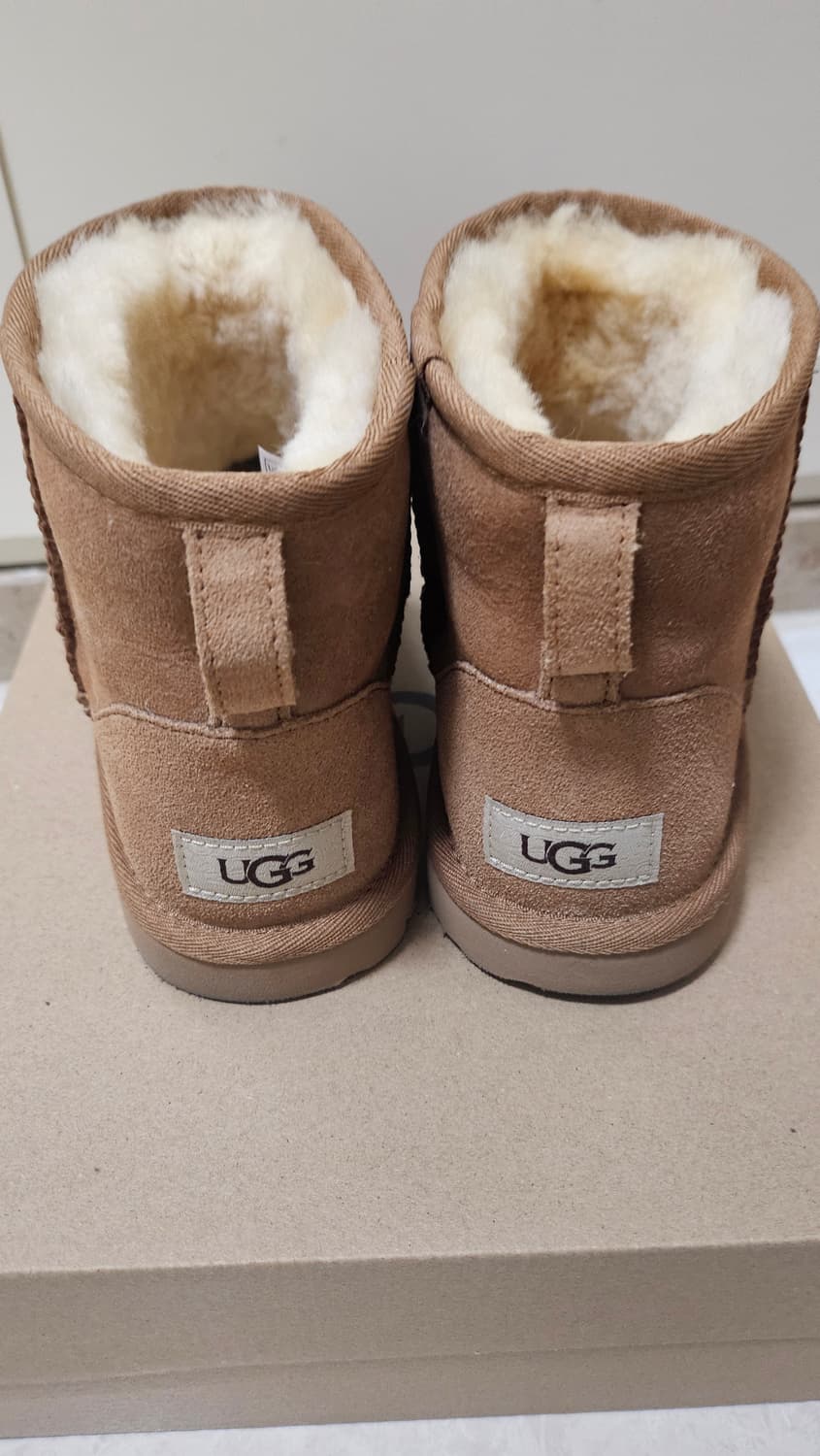 미국정품 UGG 어그 키즈 클래식 미니2 size 6(245) 새상품 상품이미지2
