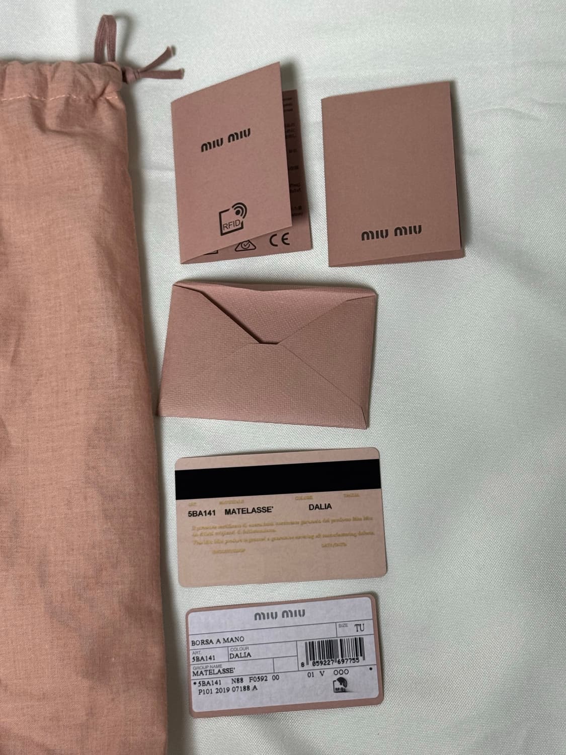 미우미우 컨피덴셜 나파 투웨이백 상품이미지7