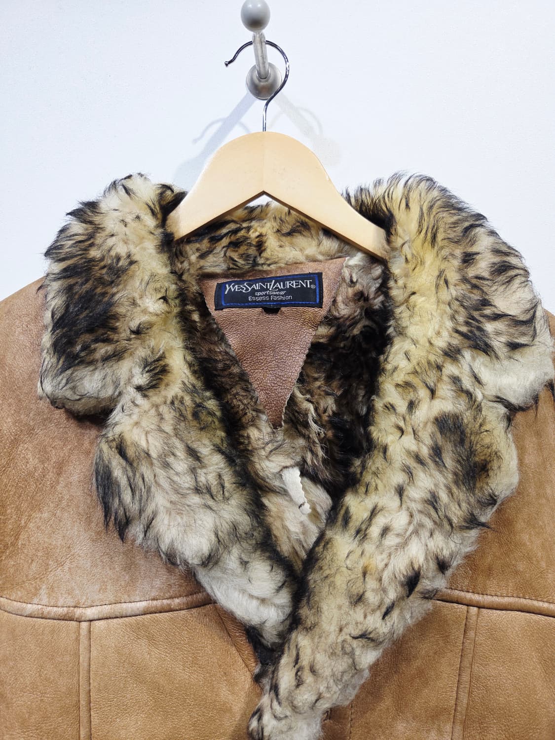 입생로랑(YSL) 에스에스패션 산양가죽 무스탕 하프 코트 상품이미지3