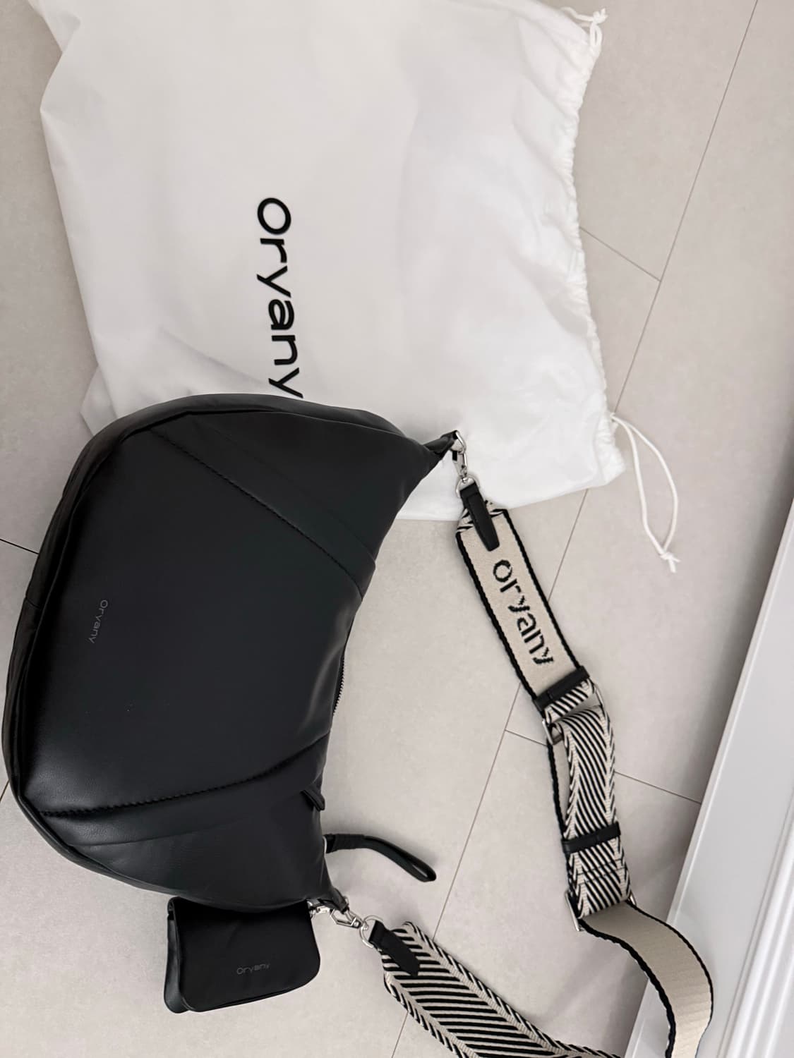 새상품)오야니 크로스백 상품이미지1