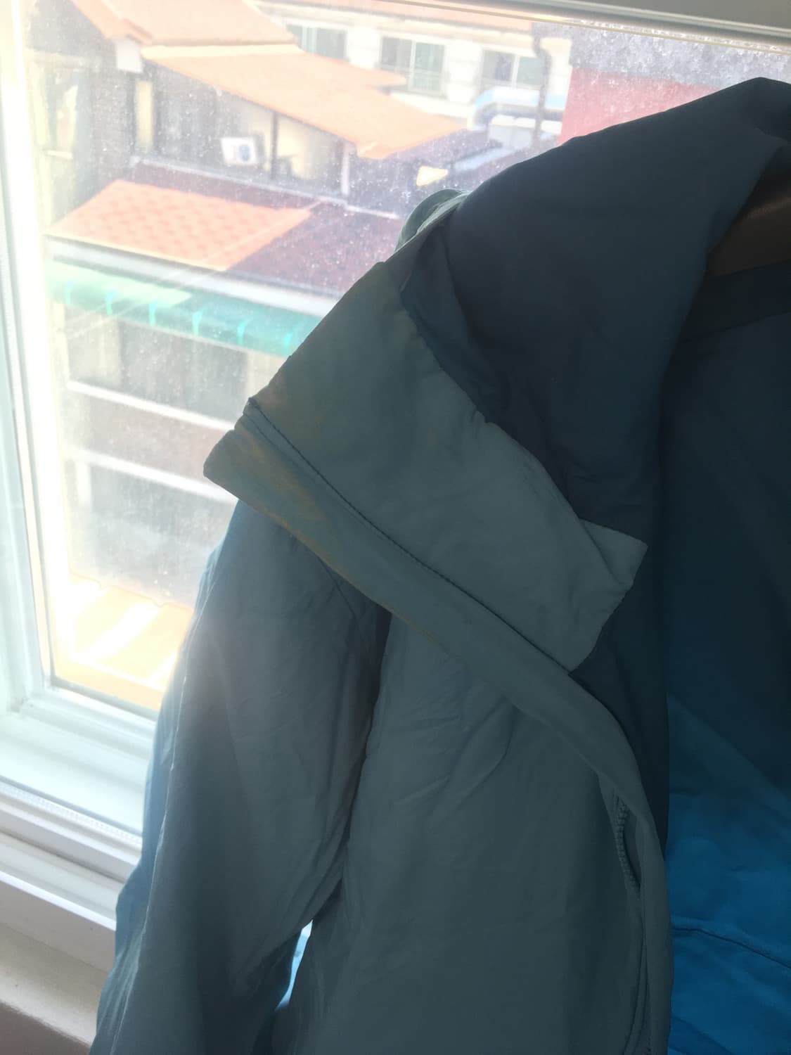 ‼️급처‼️아크테릭스 아톰 LT 후디 M (현 시세가 70만원) 상품이미지5