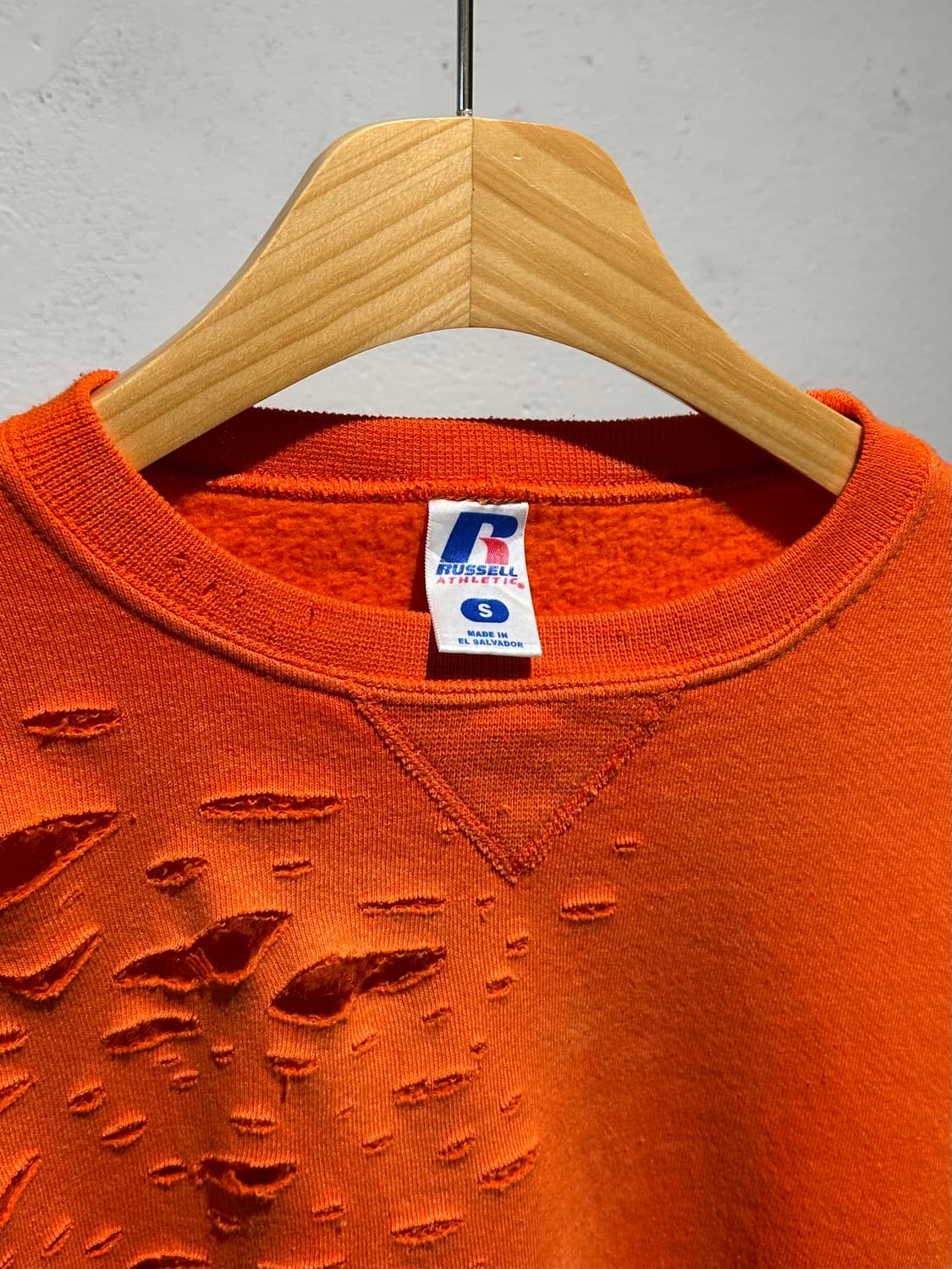  90‘s Russell Athletic Damage Fading Swe 상품이미지3