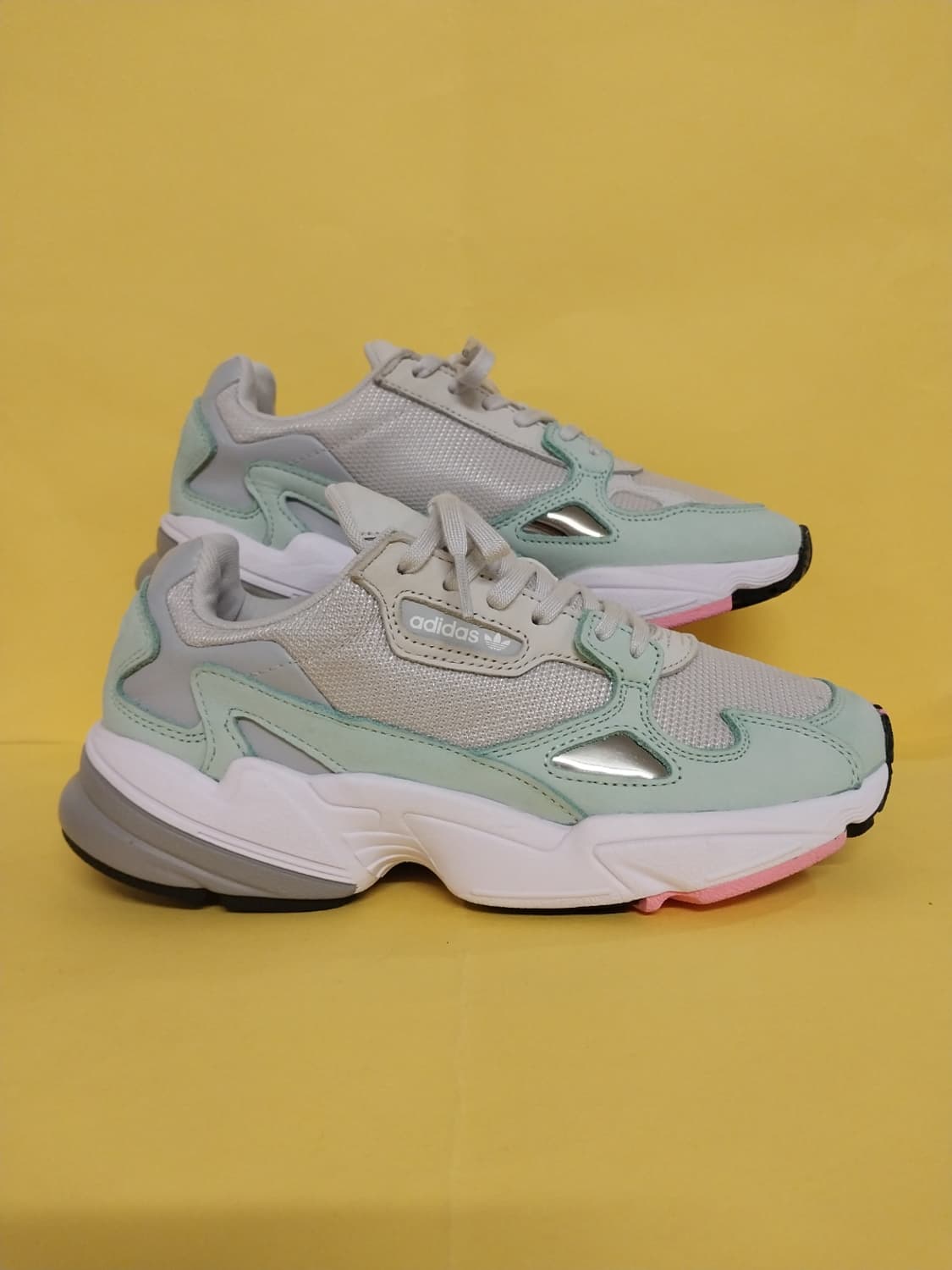 여성 아디다스 오리지널 팔콘 운동화 (240) 상품이미지3