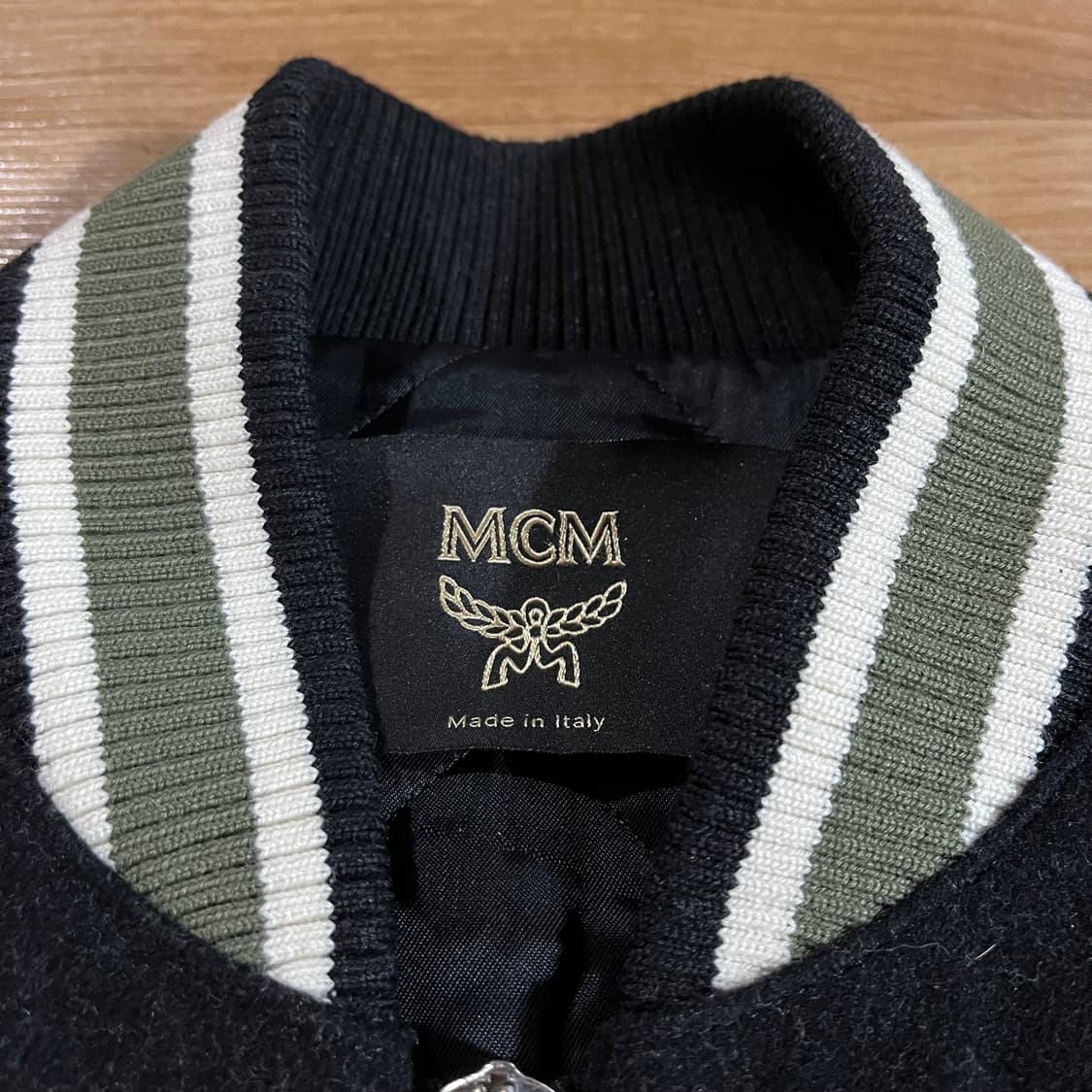 [100] MCM 램스킨 바시티 봄버자켓 상품이미지4