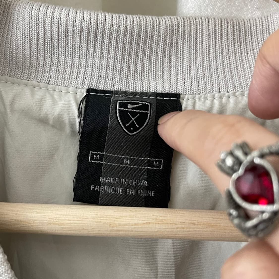 나이키 아이보리 브이넥 웜업 상품이미지6