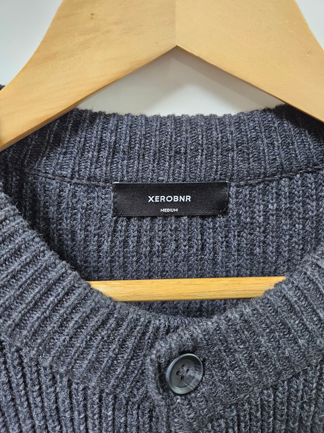 제로 라운드넥 가디건 차콜 M 상품이미지3