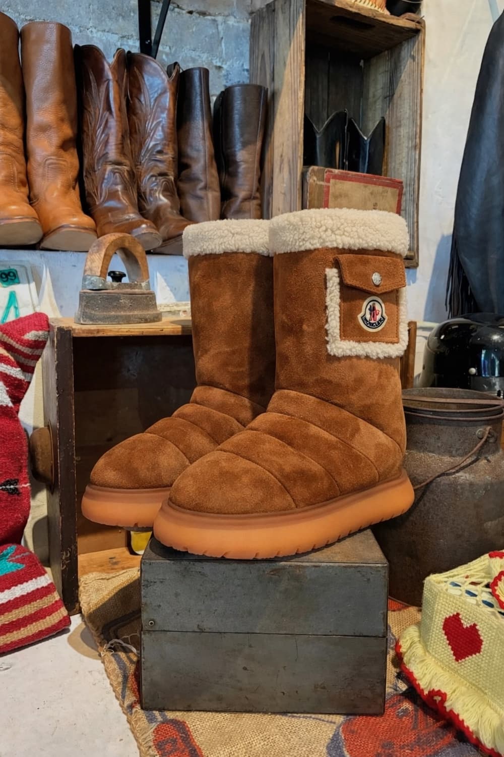 MONCLER 몽클레르 가이아 포켓 미드 부츠 상품이미지1