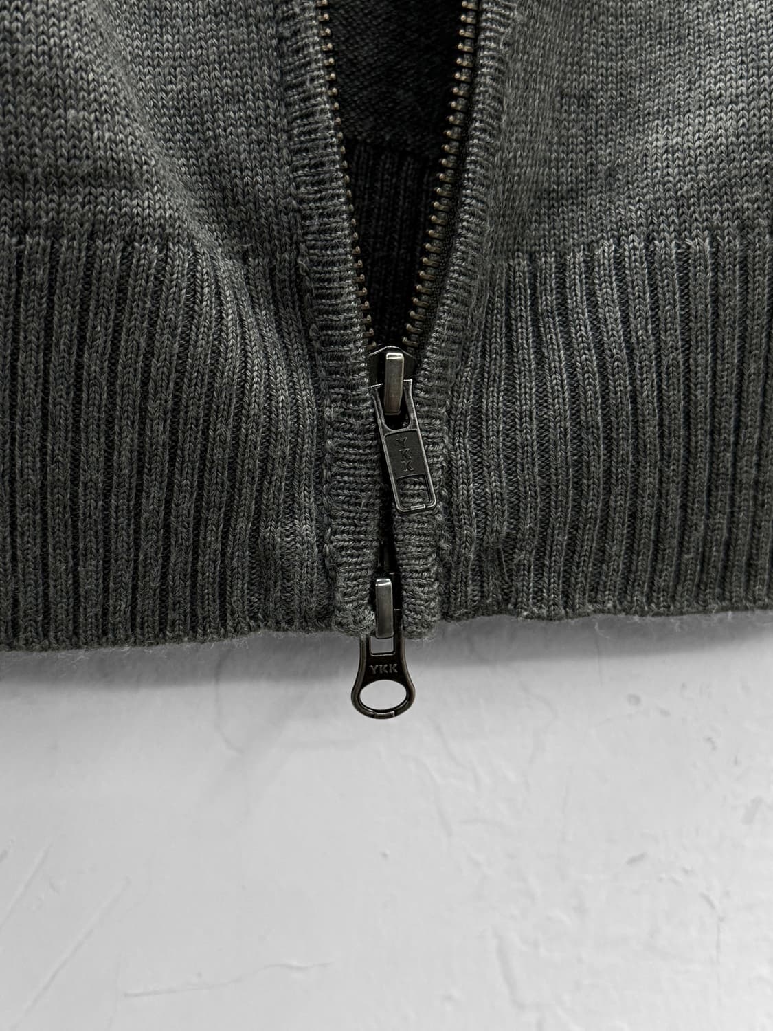 캐서린 햄넷 하이넥 투웨이 니트집업 상품이미지4