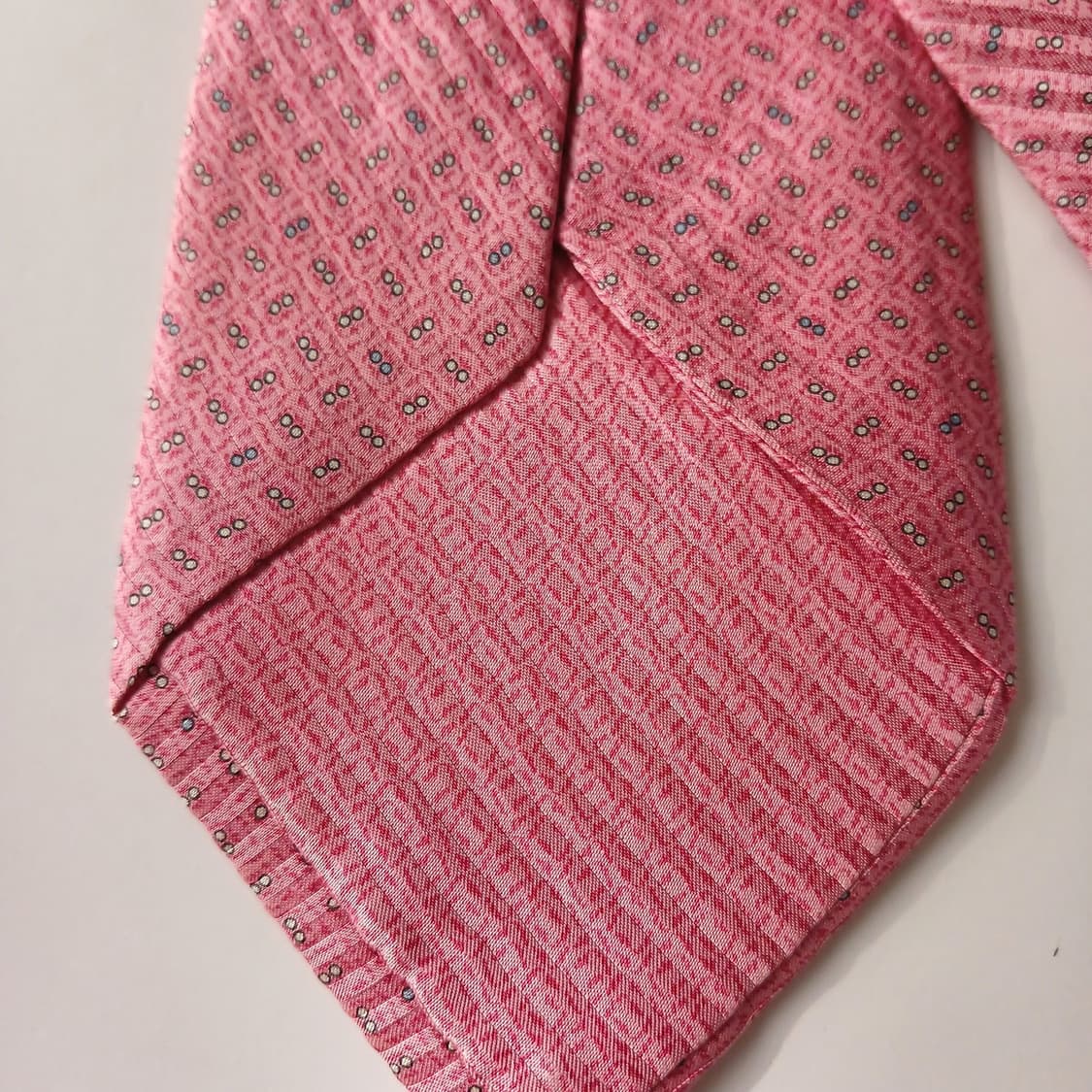 던힐 실크 핑크 자카드 패턴 넥타이 9.5cm B등급 A18807
 상품이미지4