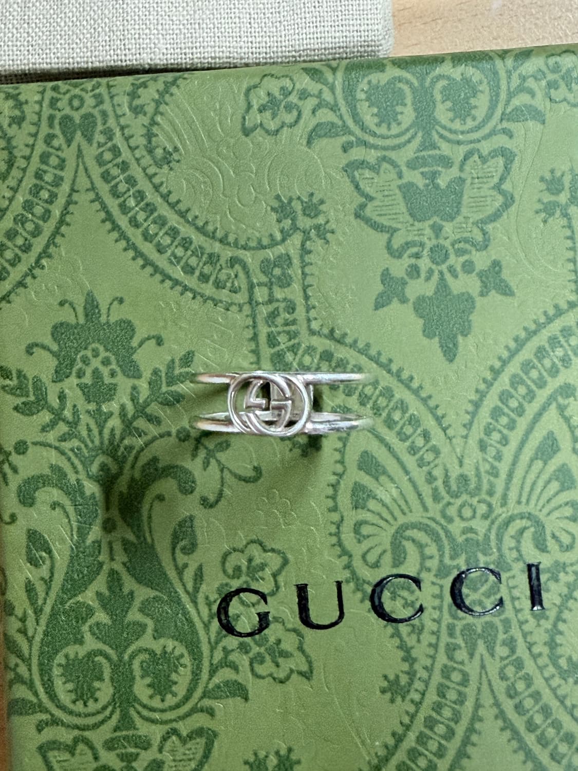 구찌 인터로킹 G씬 오픈 밴드 실버 반지 상품이미지3