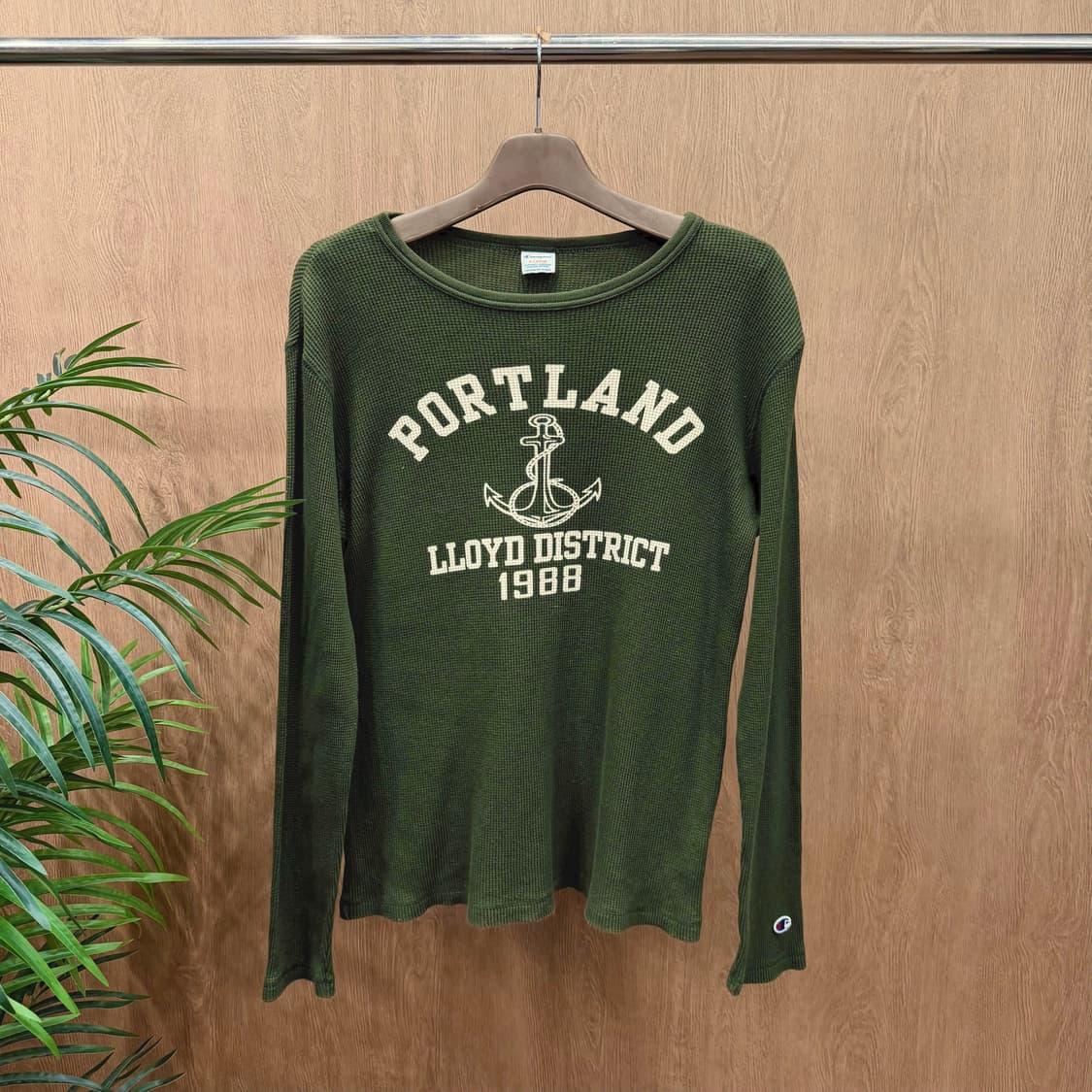 챔피온 롱슬리브 와플 니트 티셔츠 소매 로고 패치 디테일 레귤러핏 카키 상품이미지1