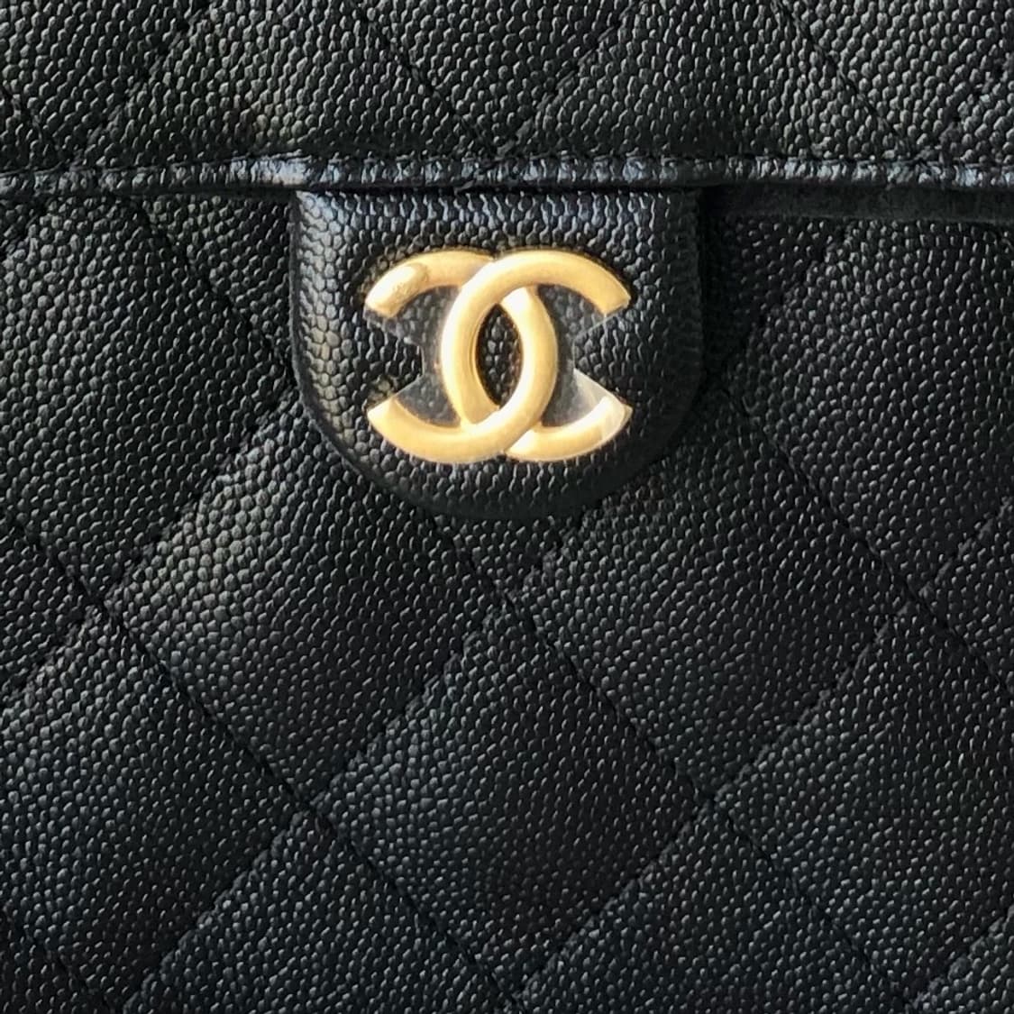 샤넬 25백 스몰 캐비어 금장 상품이미지4