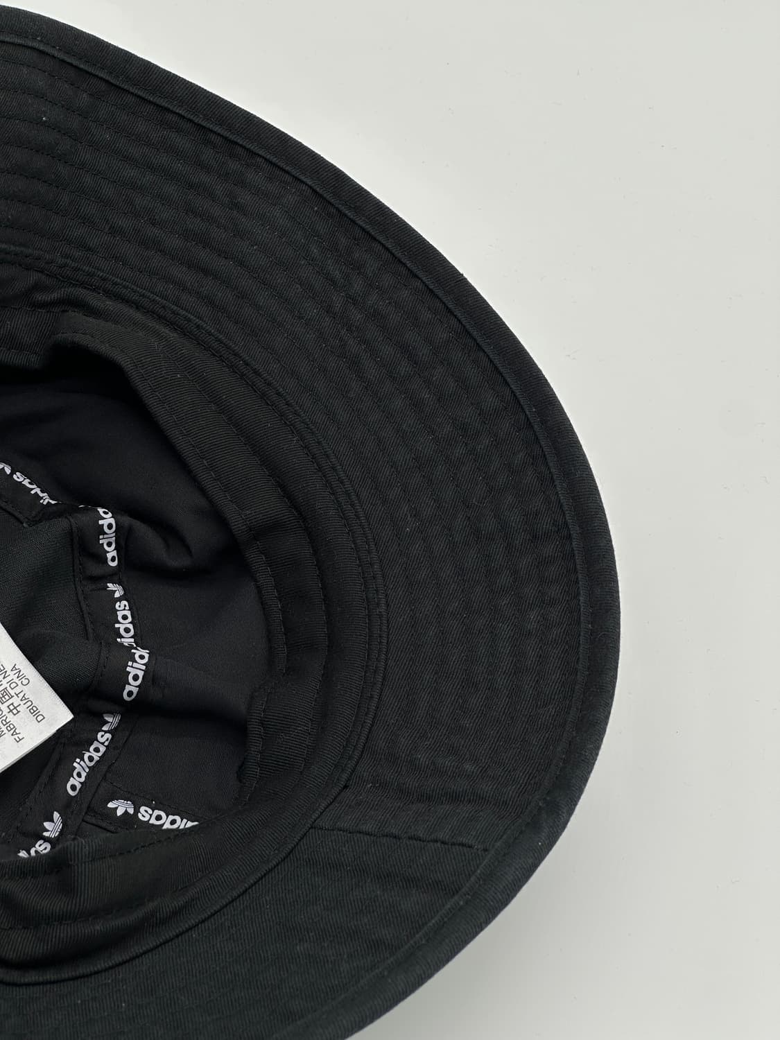 [M] 아디다스 로고 블랙 버킷햇 모자 상품이미지5