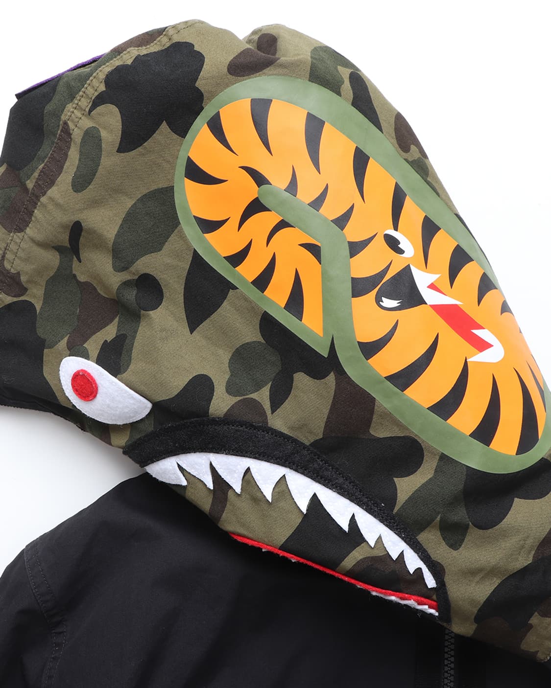 A BATHING APE 1st Camo Shark Hoodie 상품이미지4