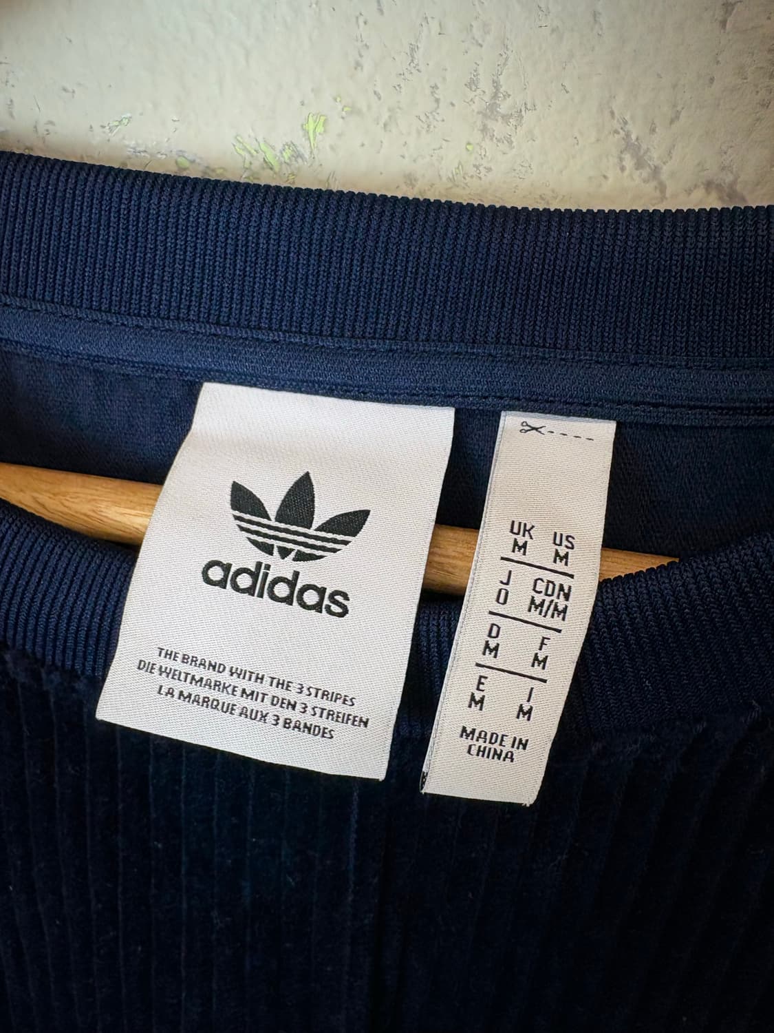 아디다스 코듀로이 맨투맨 네이비 상품이미지5