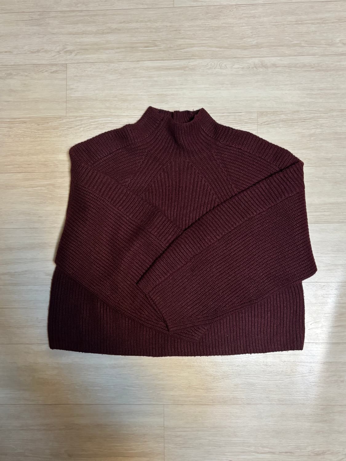 하이넥 버건디 니트 상품이미지2