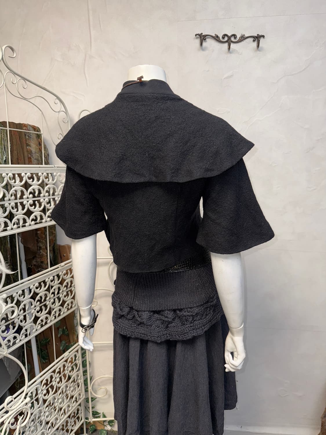 Black wool cape layered half bolero  상품이미지6