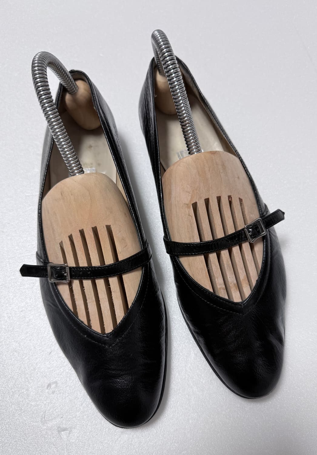 페레가모 Salvatore Ferragamo 메리제인 가죽 플랫 / 24 상품이미지3