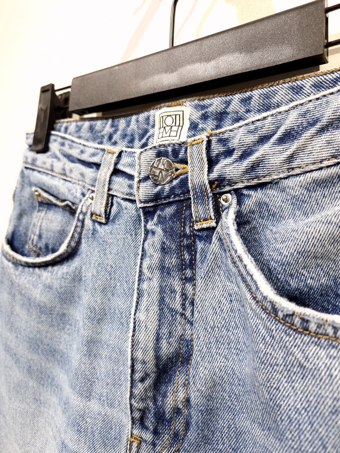 토템 TOTEME 플레어 데님_25 상품이미지3