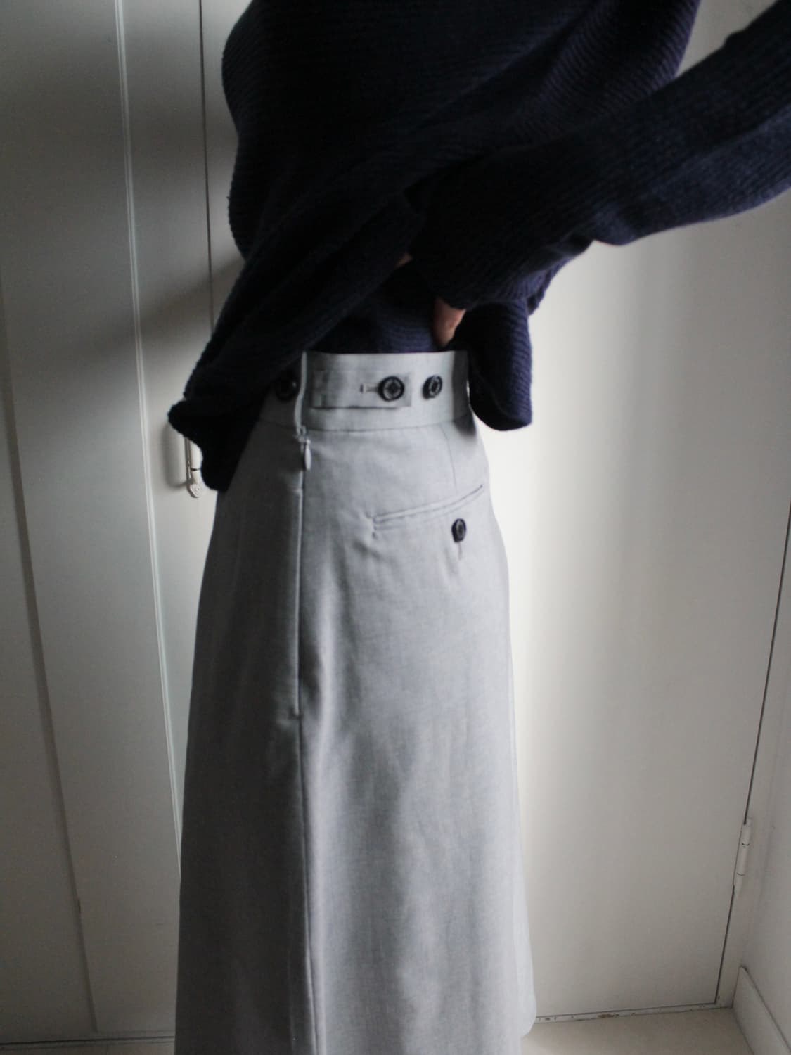 Hyke Gray asymmetry skirt 상품이미지8
