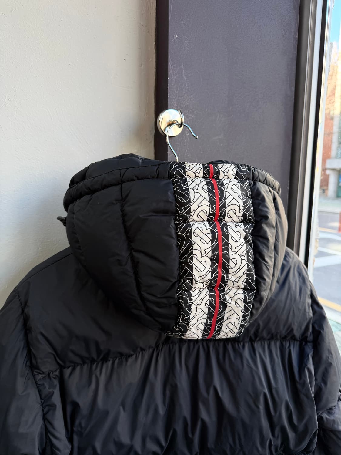 .95/ 버버리 신형 로고패치 TB 후디 구스패딩 상품이미지8