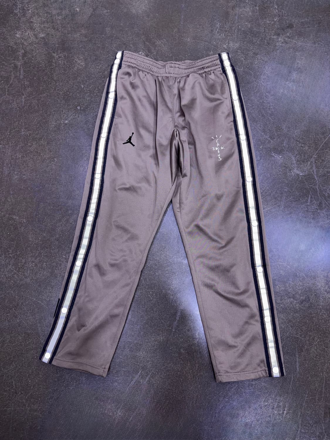 나이키 조던 x 트래비스 스캇 MJ 스우시 트랙팬츠 팔라미노 M 상품이미지1