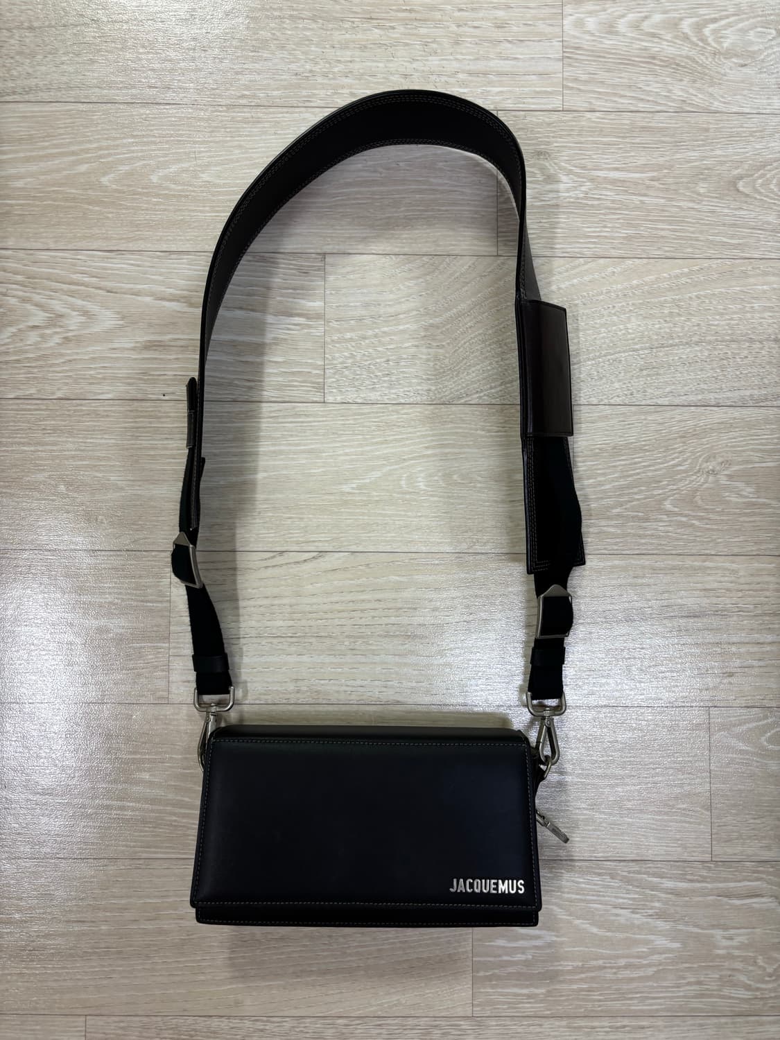 자크뮈스 르밤비노 크로스백 상품이미지6