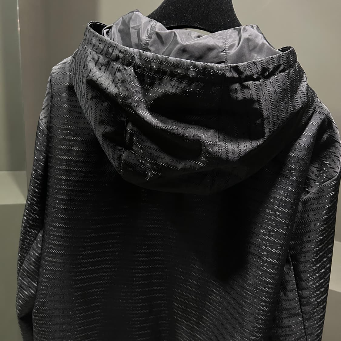 프라다 리나일론 자카드 로고 후드 자켓 상품이미지5