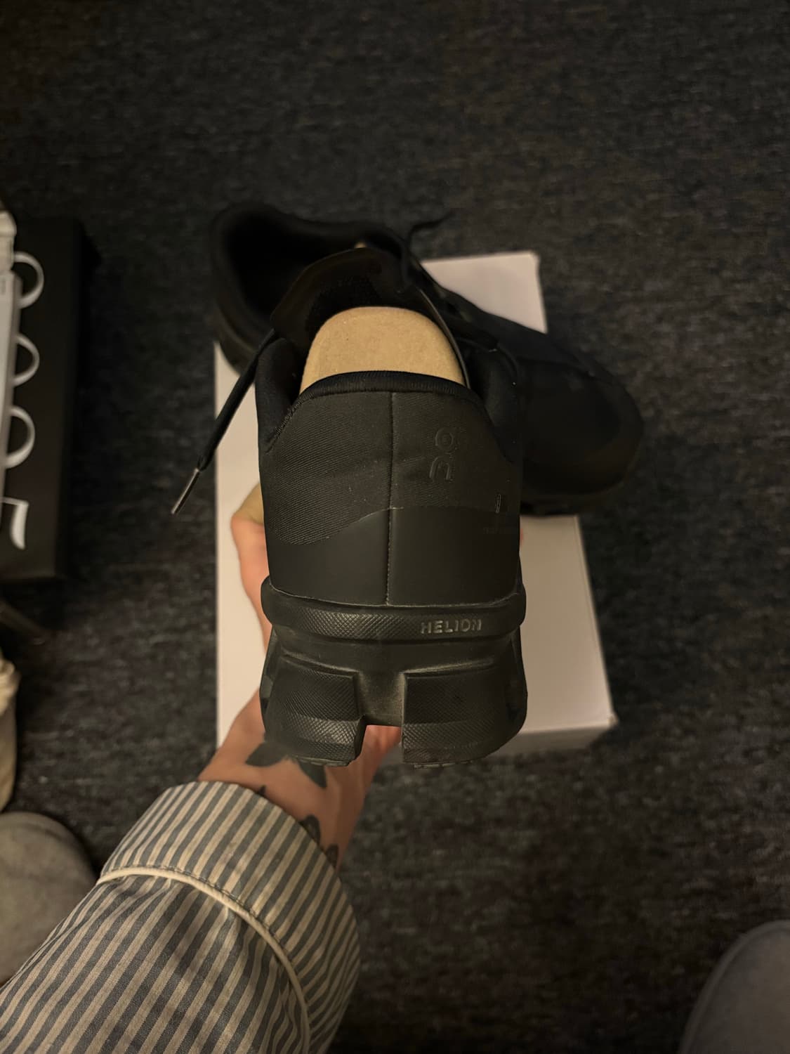 온러닝 파프1 블랙 290사이즈 상품이미지5