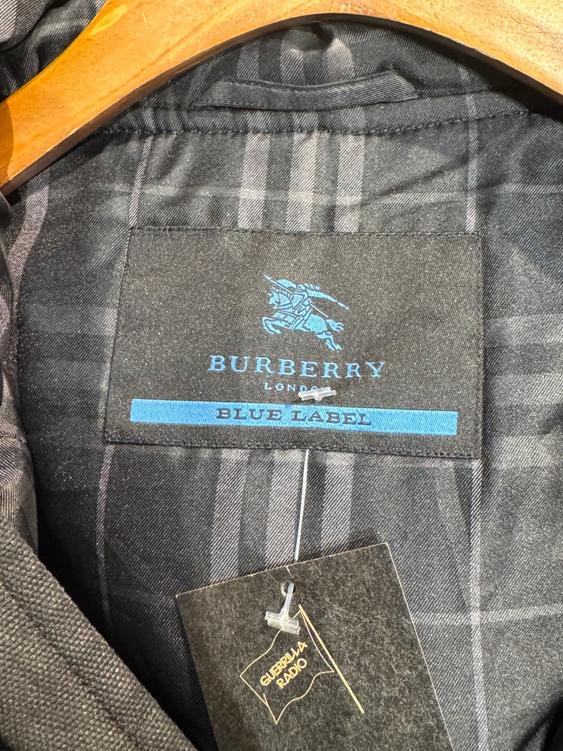 Burberry dark gray puffer jacket 상품이미지5