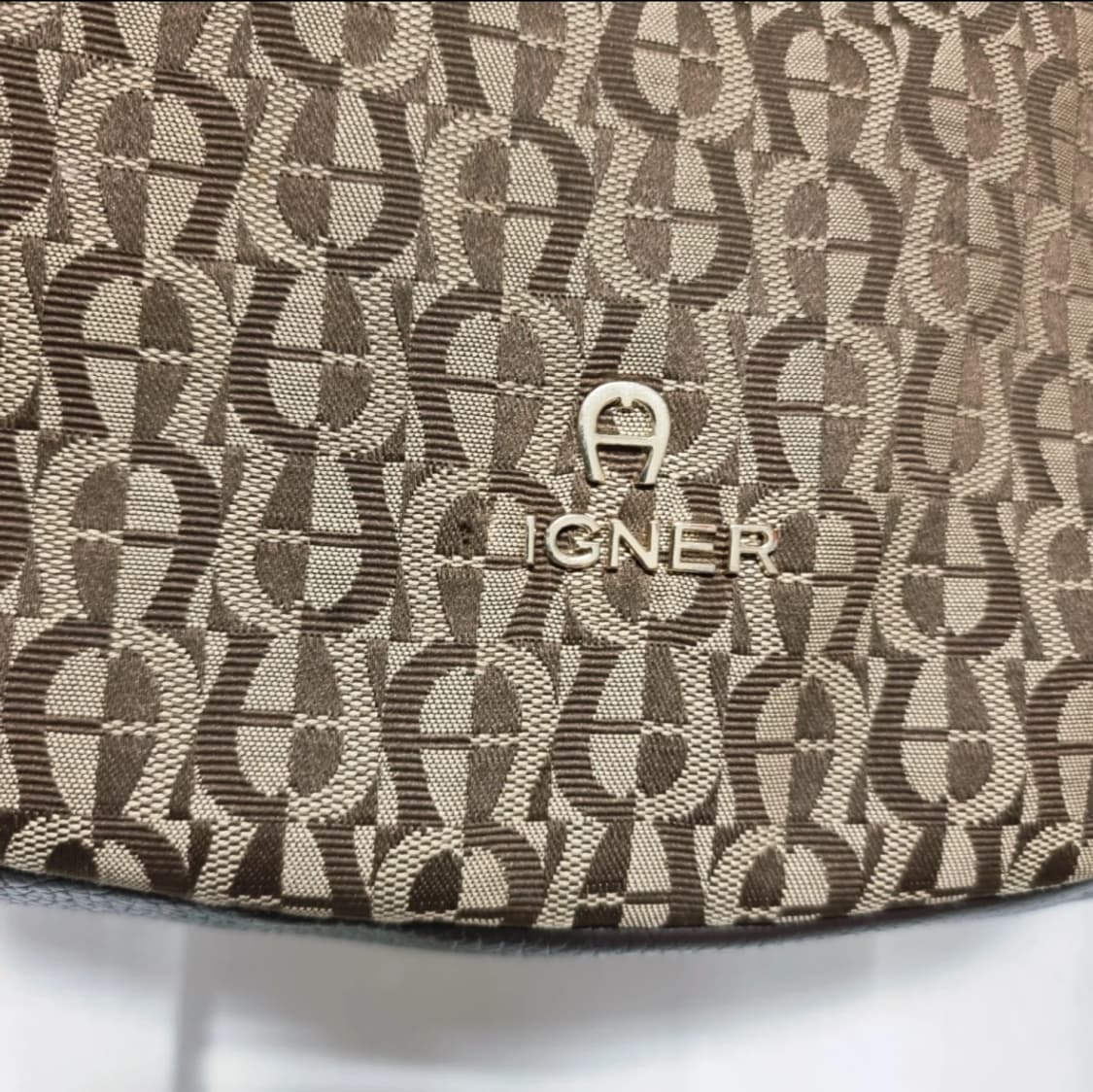 AIGNER 아이그너 로고패턴 호보백 숄더백 가방 핸드백 ★하자★ 상품이미지6