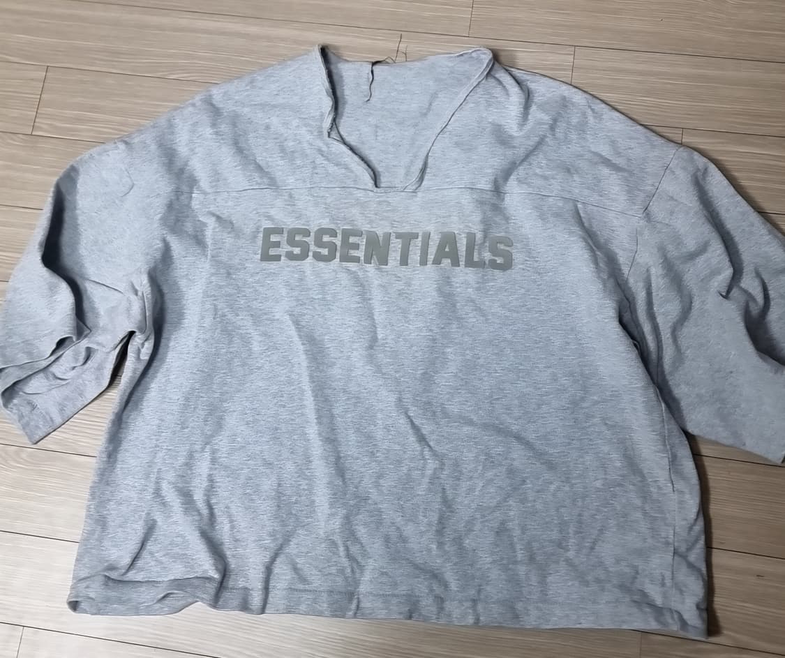 에센셜 ESSENTIALS 그레이 반팔 티셔츠(free) 상품이미지1